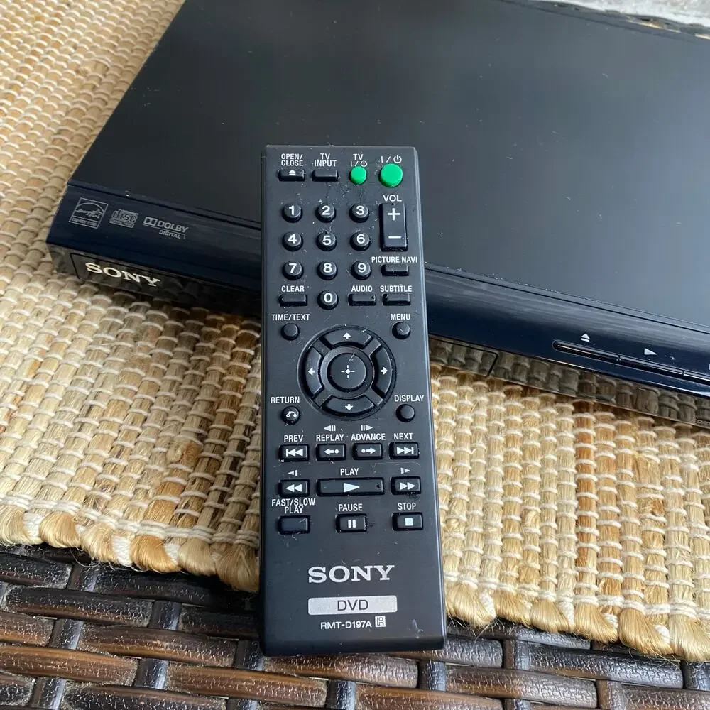 SONY DVD Player DVP-SR210P with Remote RMT-D197A Compact comes in Box